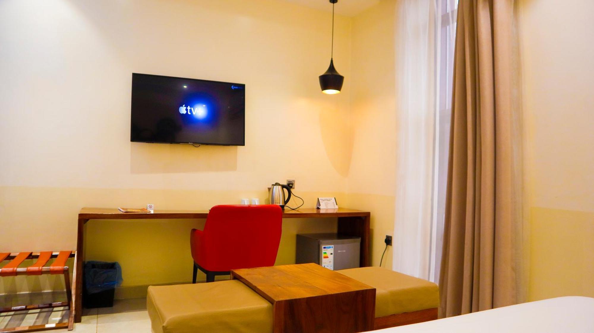 Millennium Terrace Hotel Kampala Esterno foto